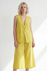 Yellow 2 Piece Sleeveless Women's Linen Suits with Pockets