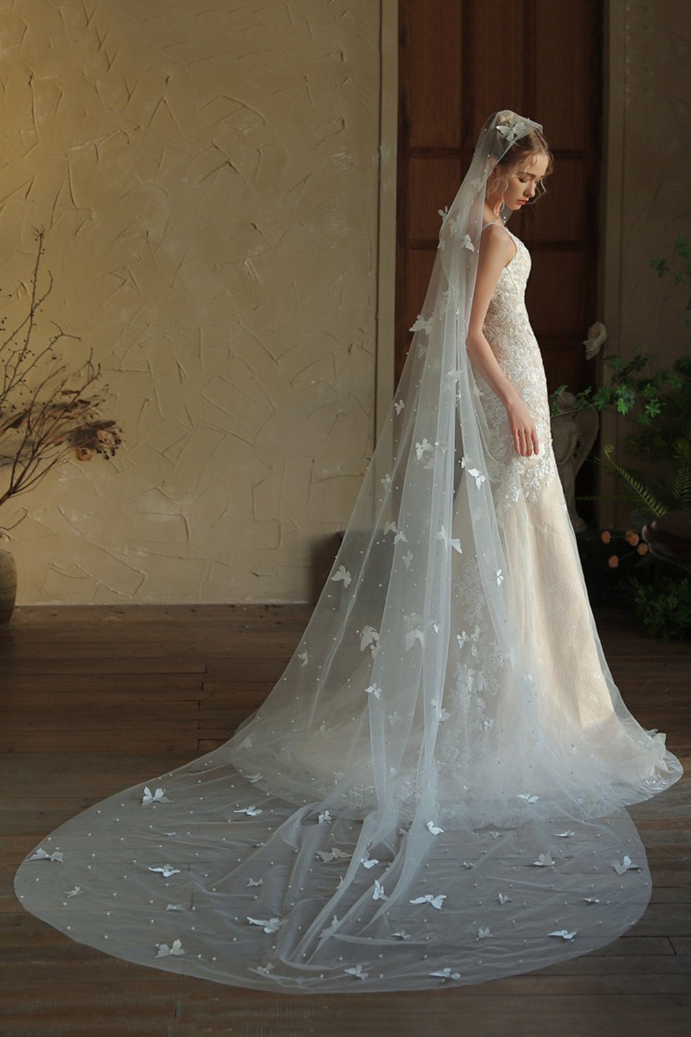 Ivory One-Tier Butterfly Appliqued Wedding Veil With Pearls